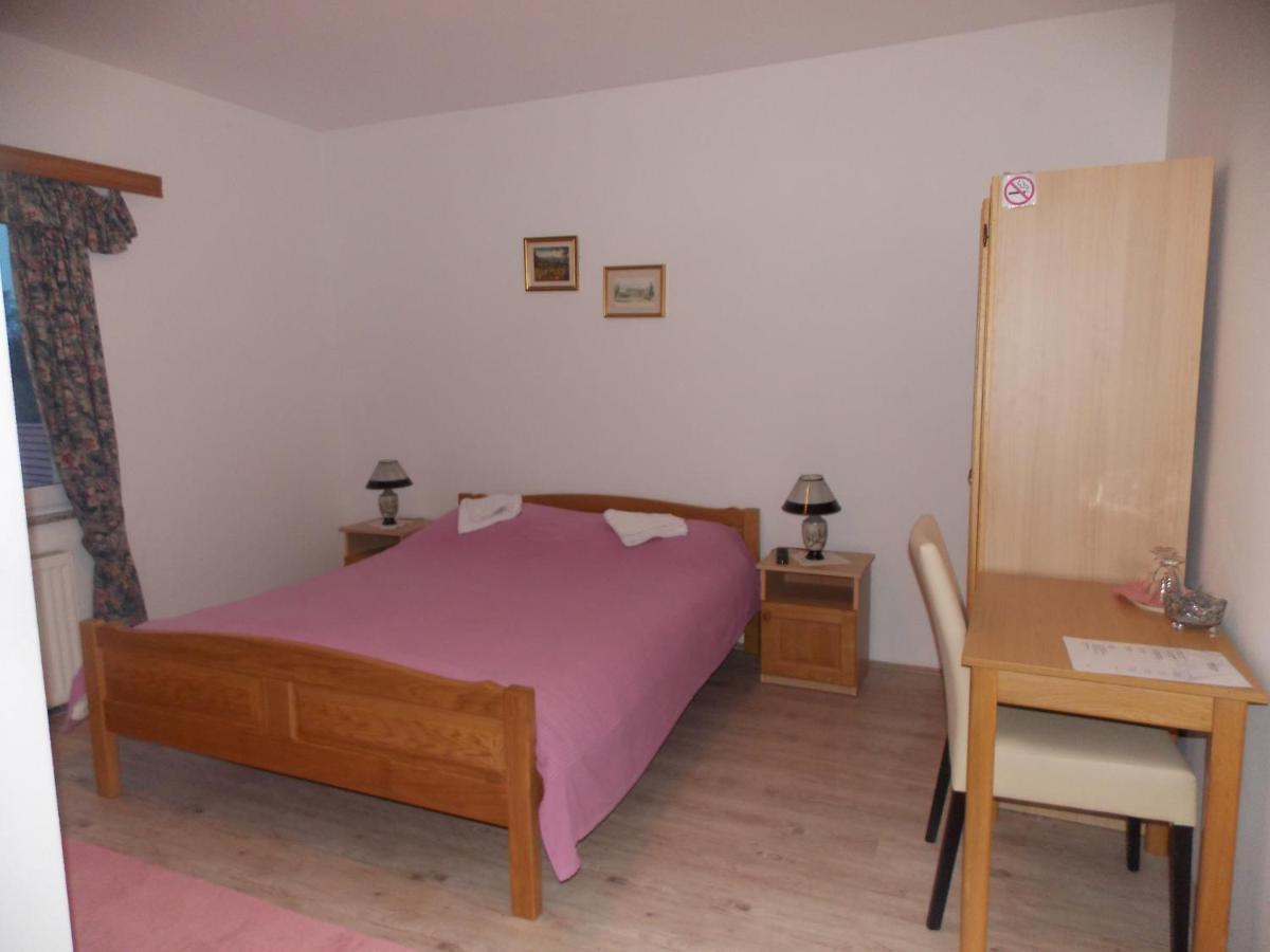 Restoran I Prenociste Egghus Hotel Nasice Buitenkant foto