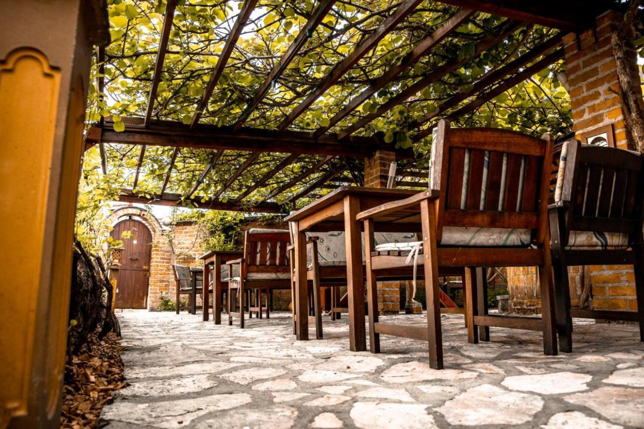 Restoran I Prenociste Egghus Hotel Nasice Buitenkant foto