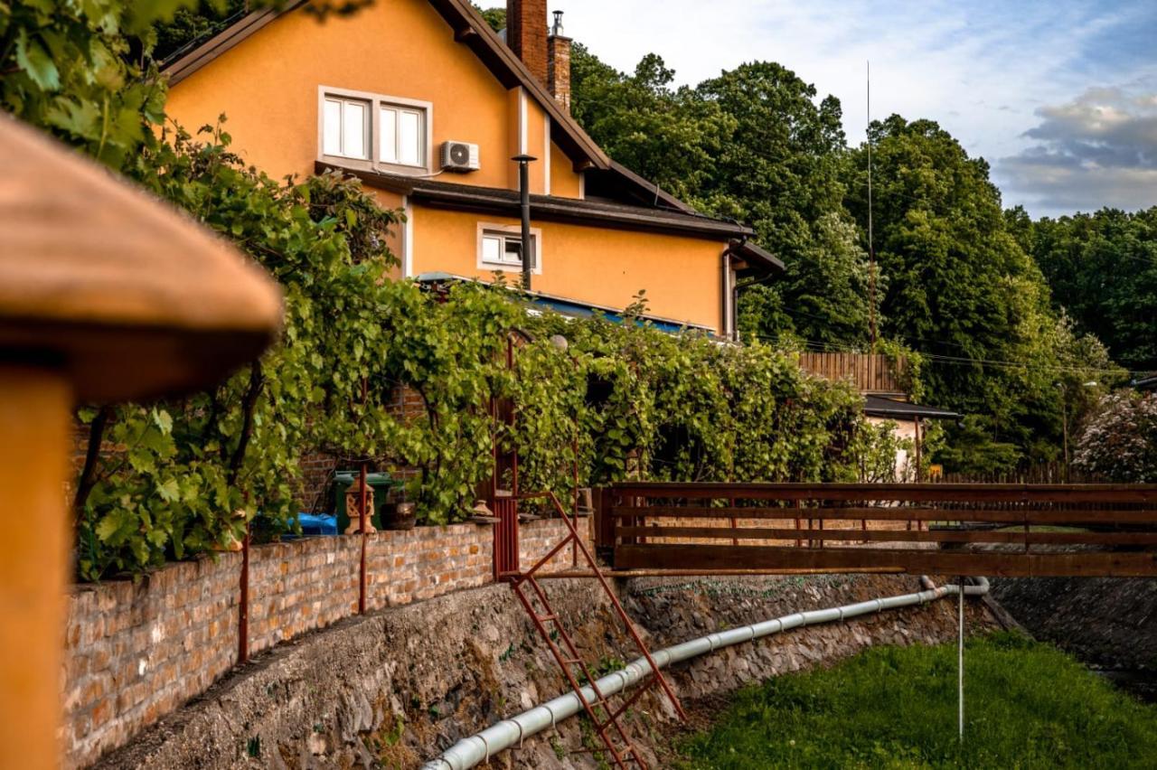 Restoran I Prenociste Egghus Hotel Nasice Buitenkant foto